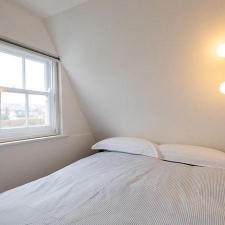 Central One-Bedroom, 99 Steps To The Sea 브라이턴 외부 사진